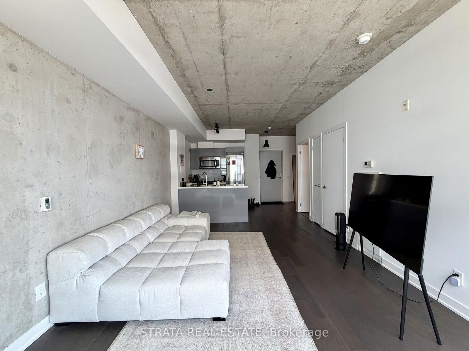 Property Photo:  1201 Dundas Street E 606  ON M4M 1S2 