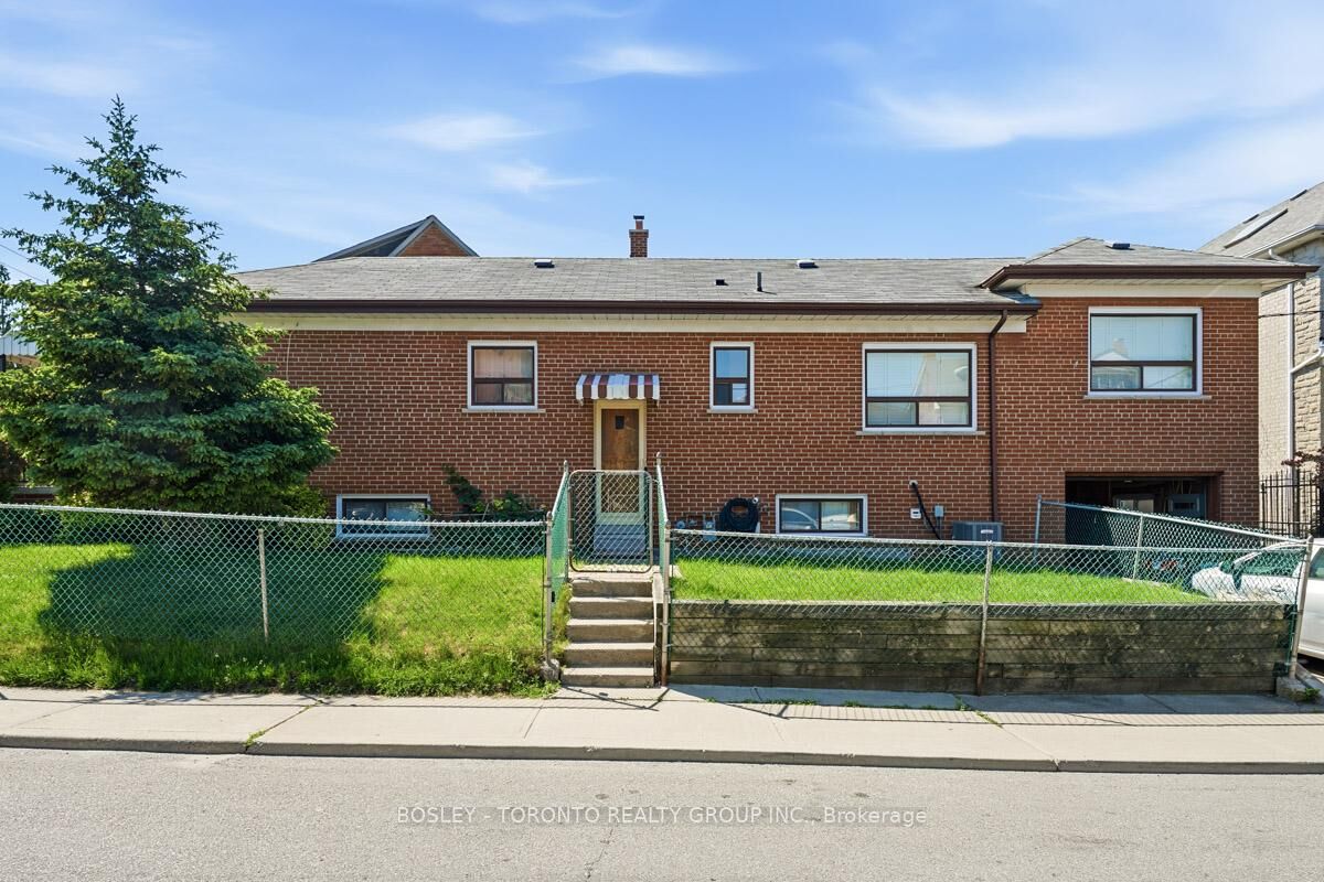 Property Photo: 146 Earlscourt Avenue Lower ON M6E 4A9
