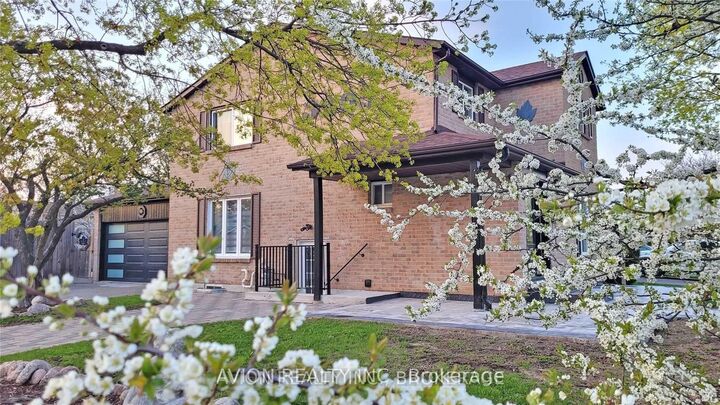 Property Photo:  3205 Anderson Crescent Bsmt  ON L5N 2Y4 