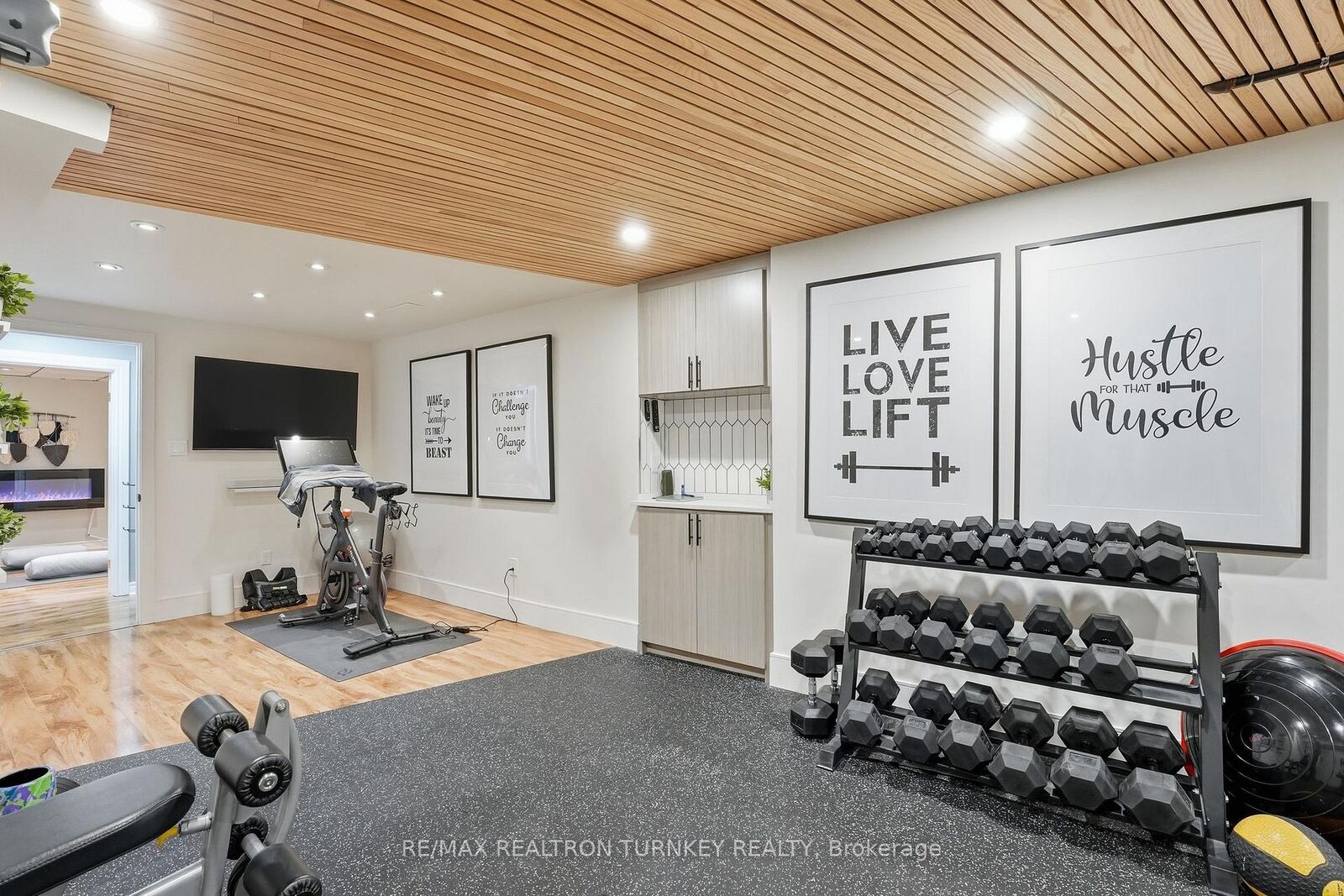 Property Photo: 818 Exceller Circle ON L3X 1P6