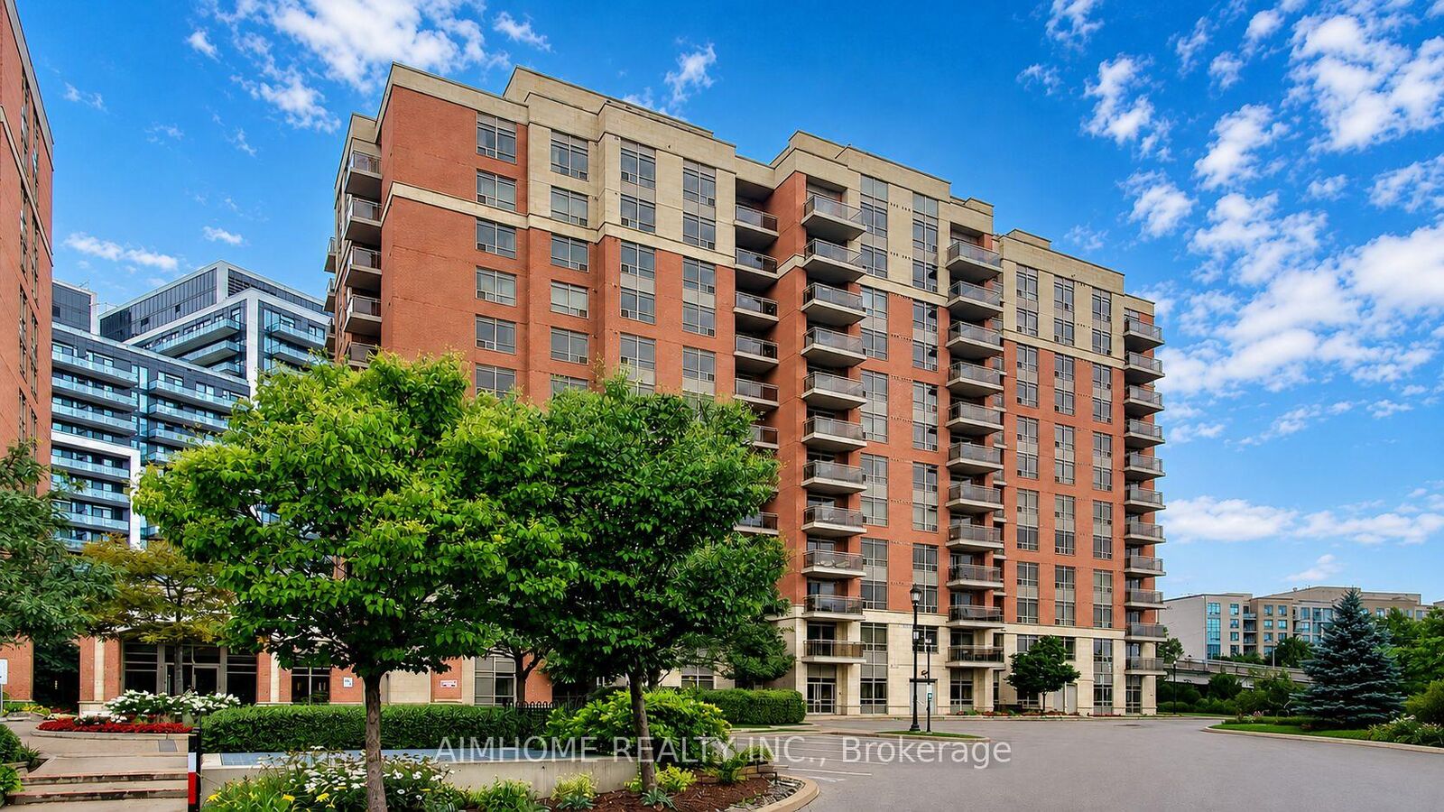 Property Photo:  75 King William Crescent 804  ON L4B 0C1 