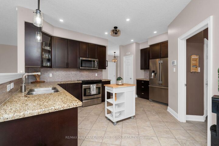 Property Photo: 77 Graihawk Drive ON L4N 6G7