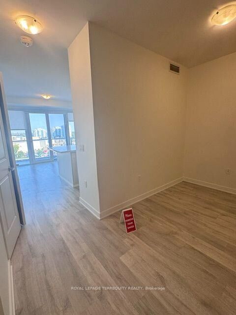 Property Photo:  4675 Metcalfe Avenue 708  ON L5M 0Z8 