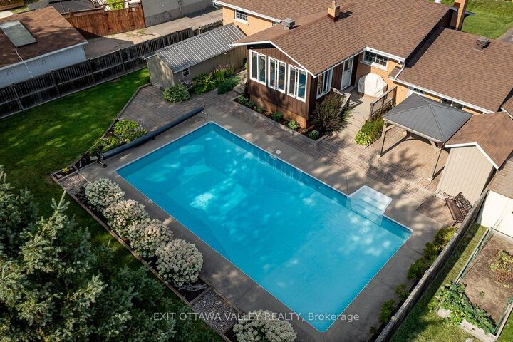 Property Photo: 5 Valley Street ON K8A 8R3
