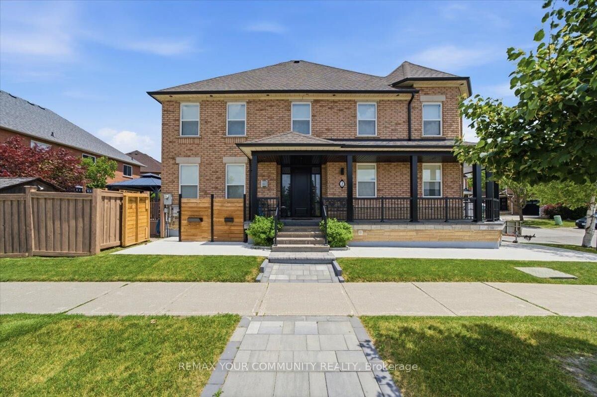 Property Photo: 2 Hollywood Hill Circle Lower ON L4H 2P7
