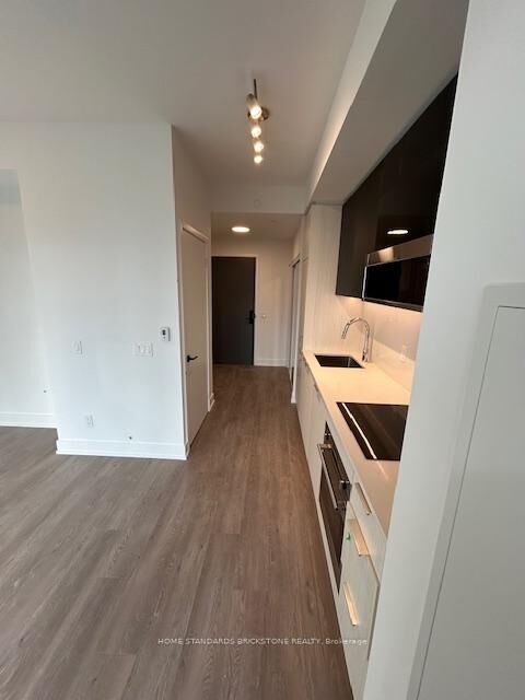 Property Photo: 308 Jarvis Street 1704 ON M5B 0E3