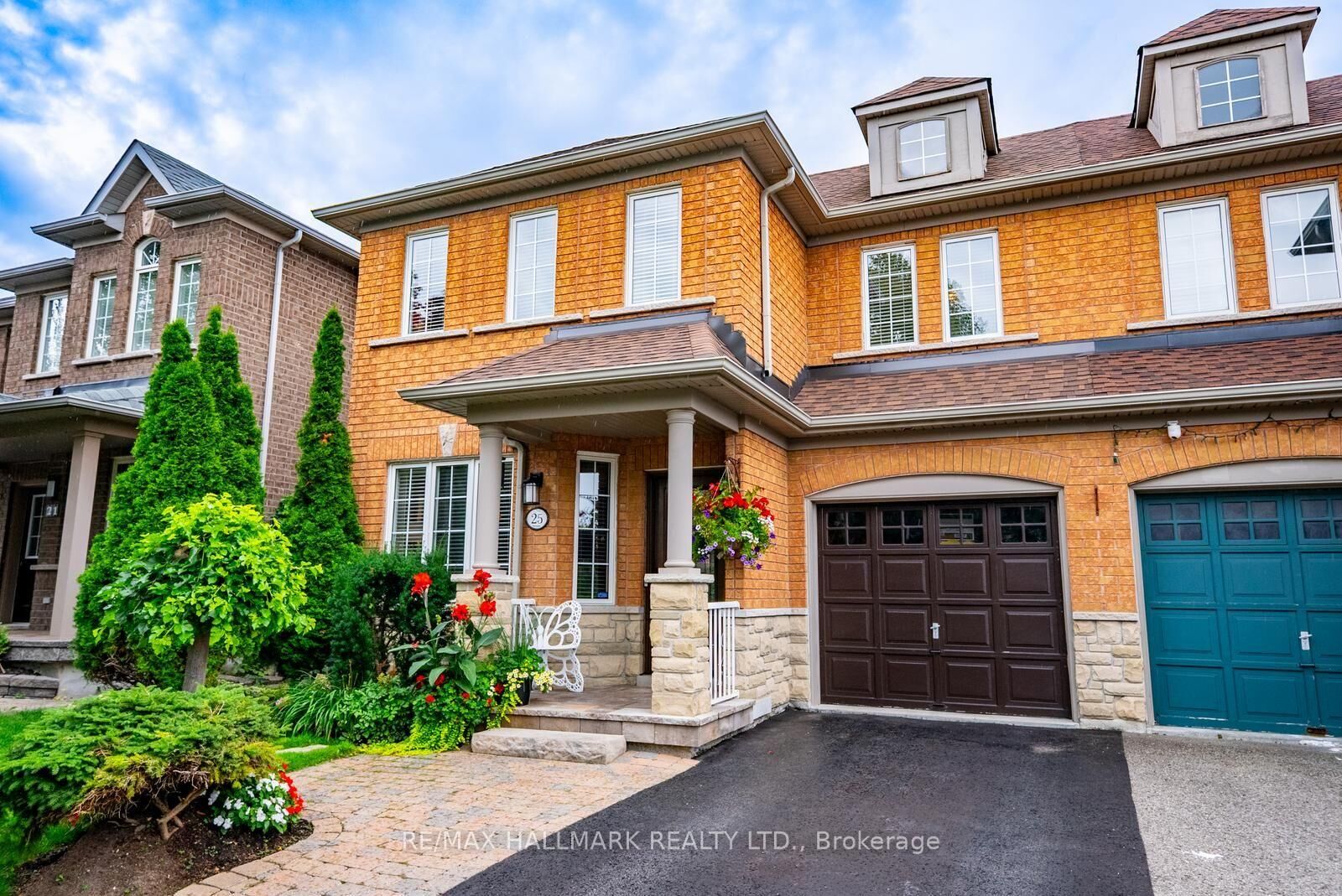Photo de la propriété:  25 Starr Crescent  ON L4G 7X3 