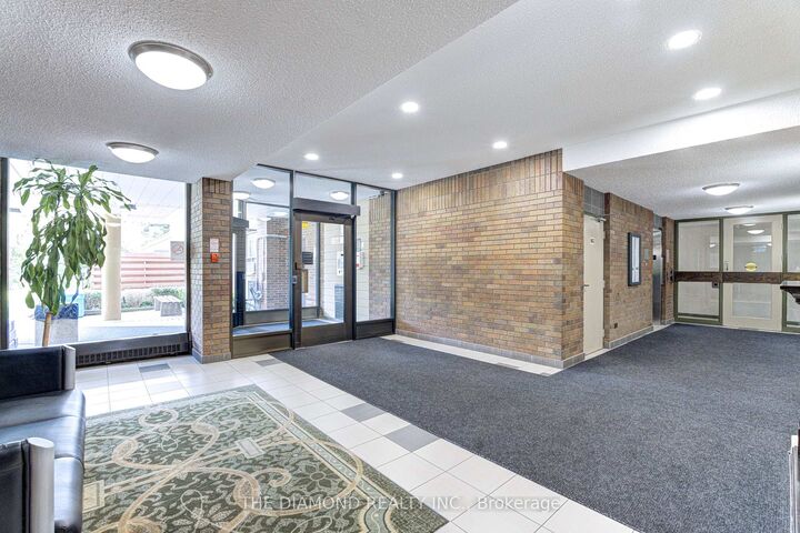 Property Photo: 40 Sunrise Avenue 301 ON M4A 2R4