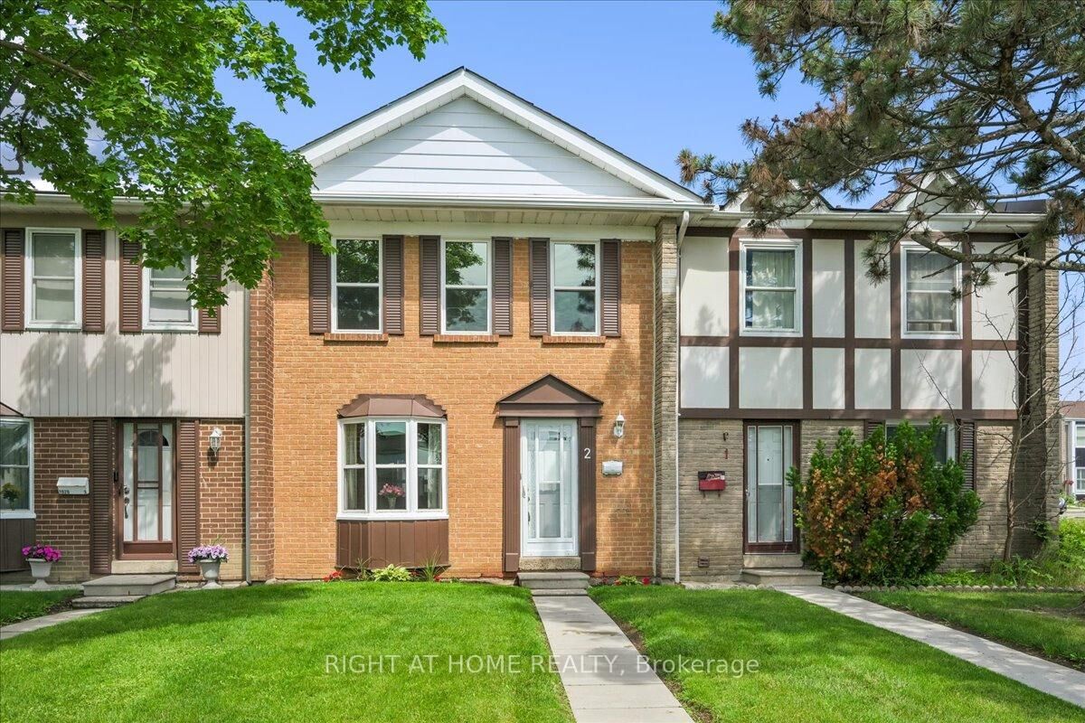 Property Photo: 1020 Central Park Drive 2 ON L6S 3J5