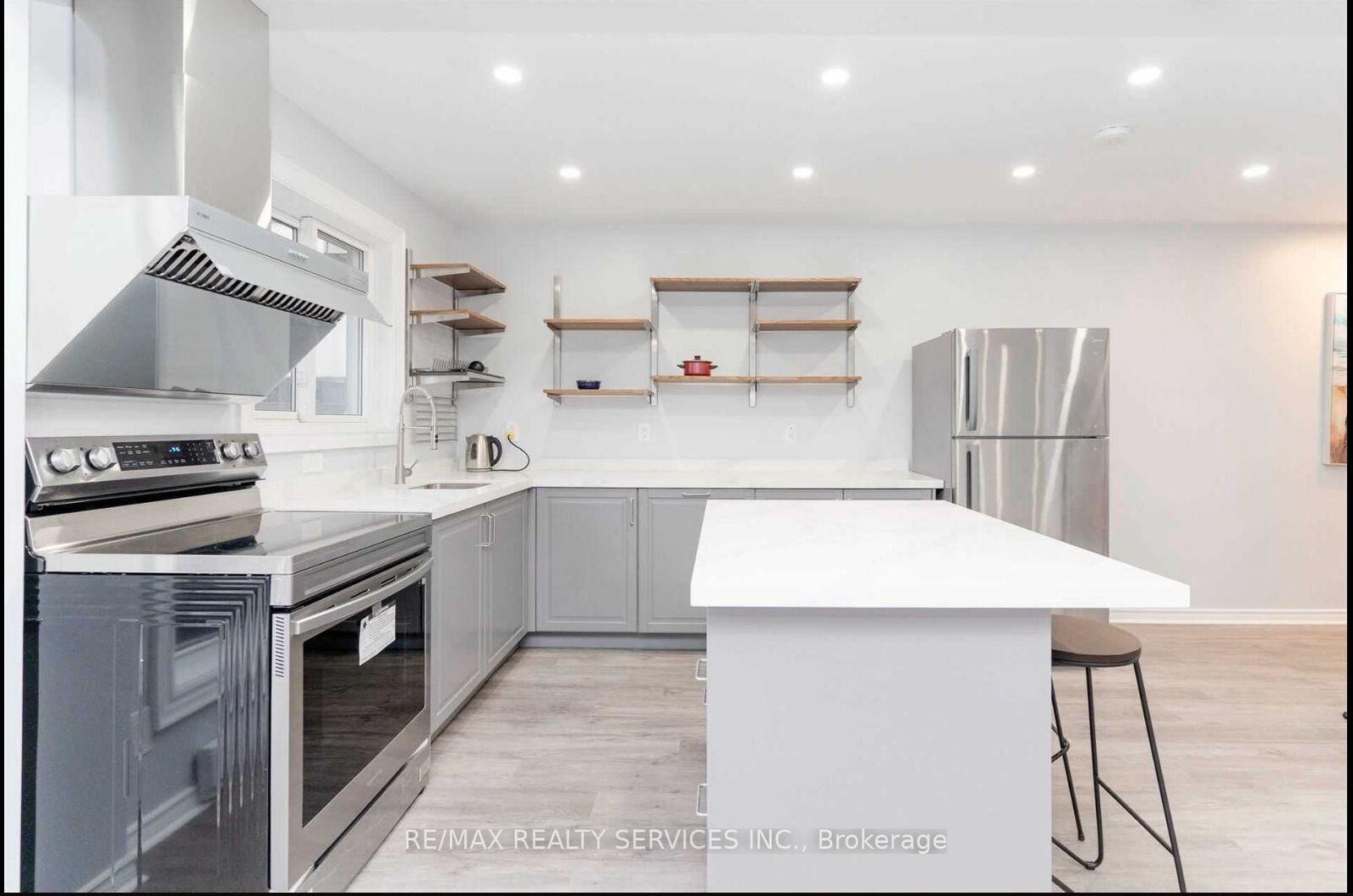 Property Photo: 1100 Oxford Street 137 ON L1J 6G4
