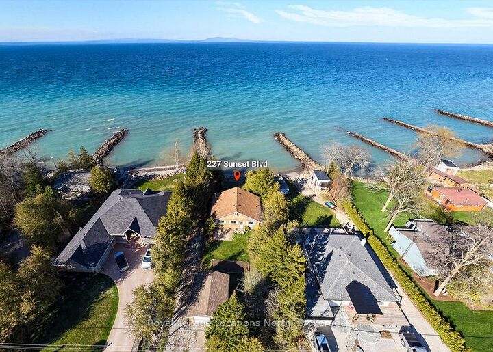 Property Photo: 227 Sunset Boulevard ON N0H 2P0