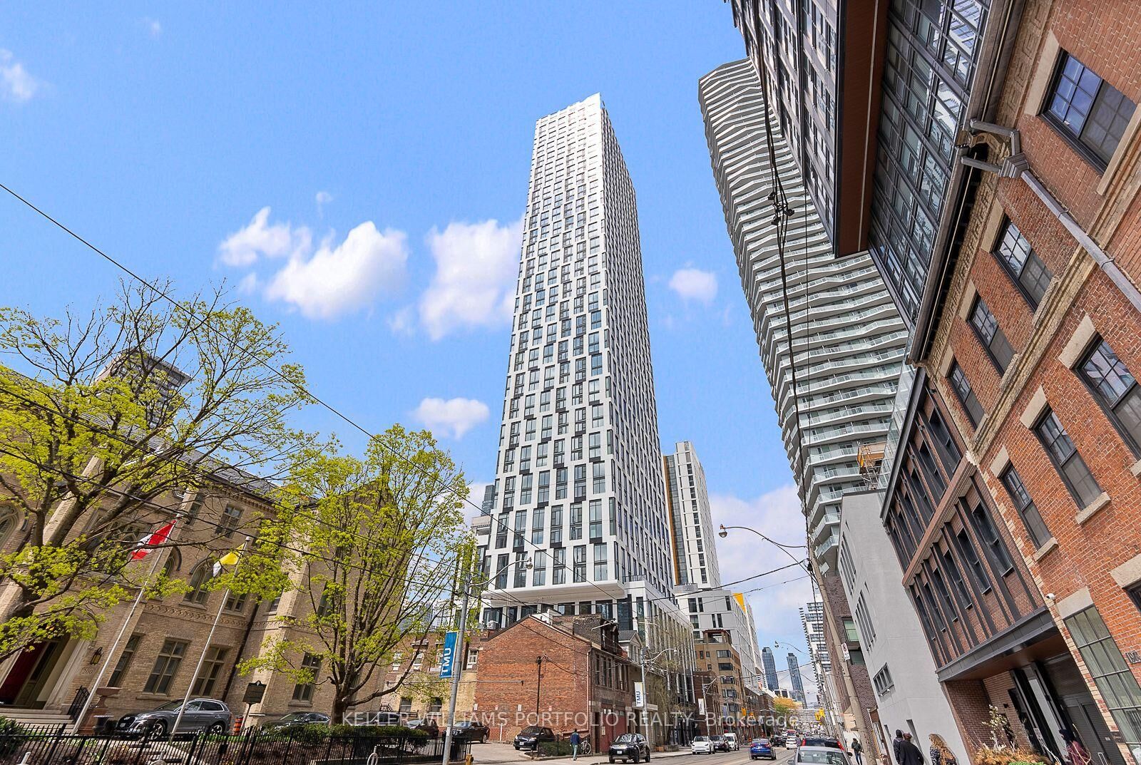 Property Photo:  252 Church Street Ph16  ON M5B 0E6 