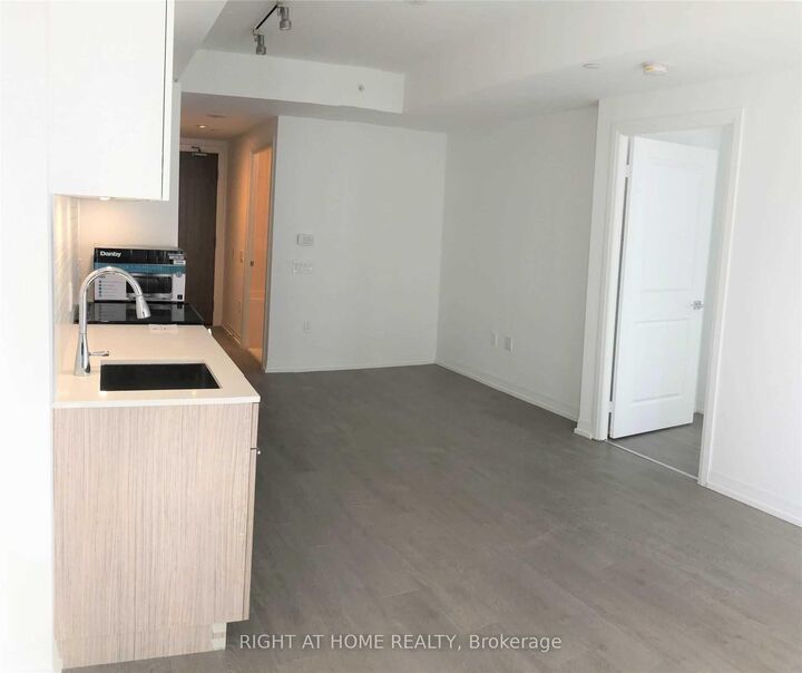 Property Photo: 251 Jarvis Street 2904 ON M5B 0C3