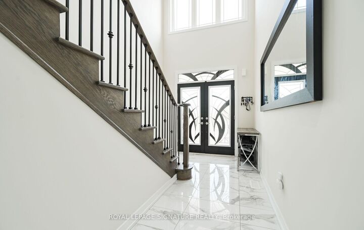 Property Photo: 56 Lilac Circle ON N3W 0H6