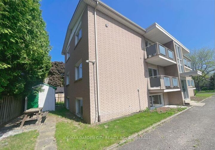 Property Photo: 15 John Street 1 ON L2N 4P2
