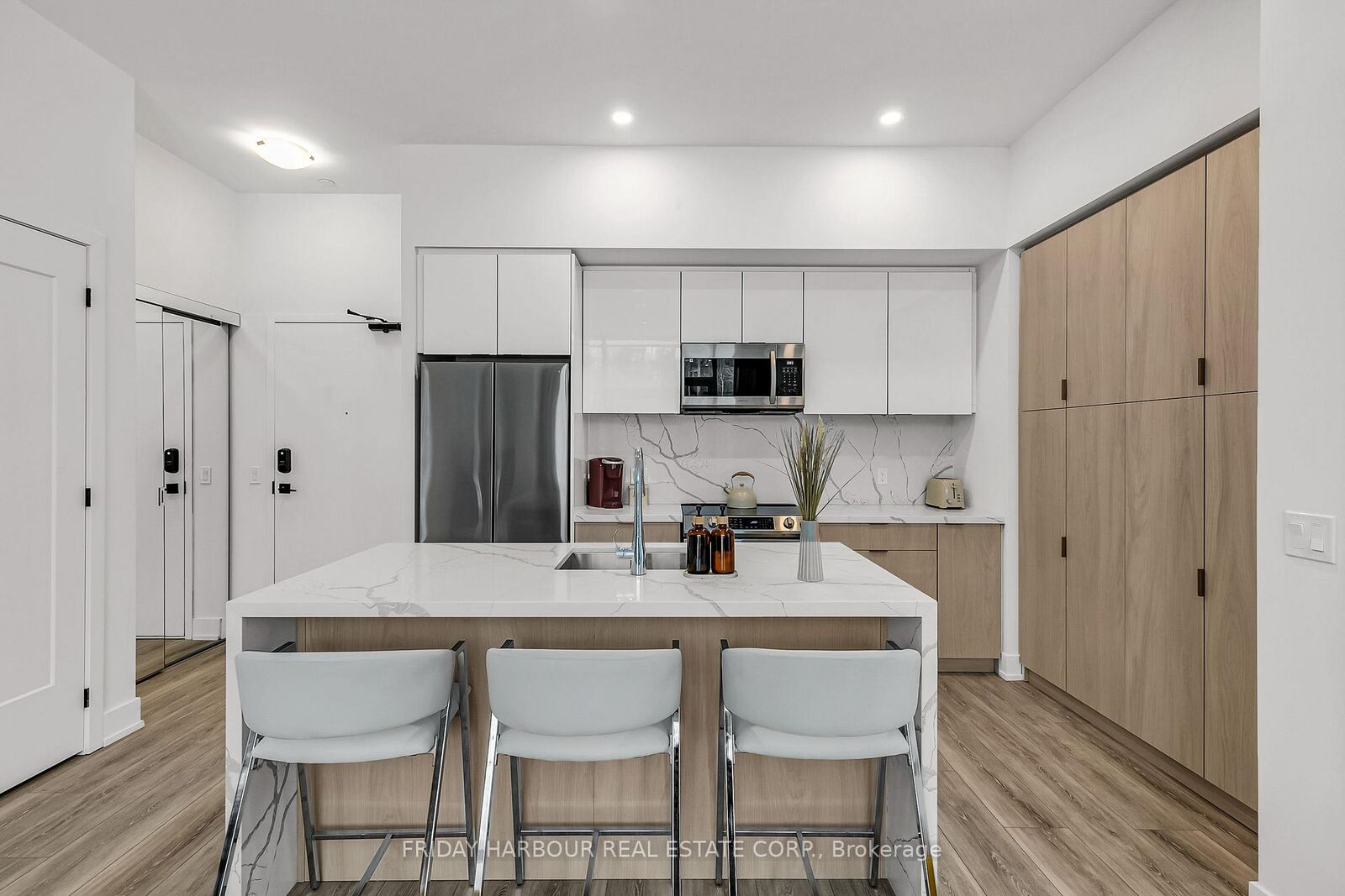 Property Photo: 415 Sea Ray Avenue 144 ON L9S 0R5