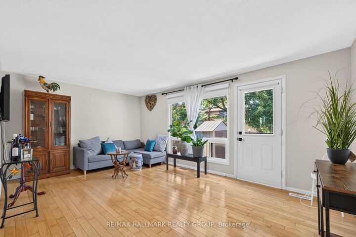 Property Photo: 7009 Bilberry Drive ON K1C 2C2