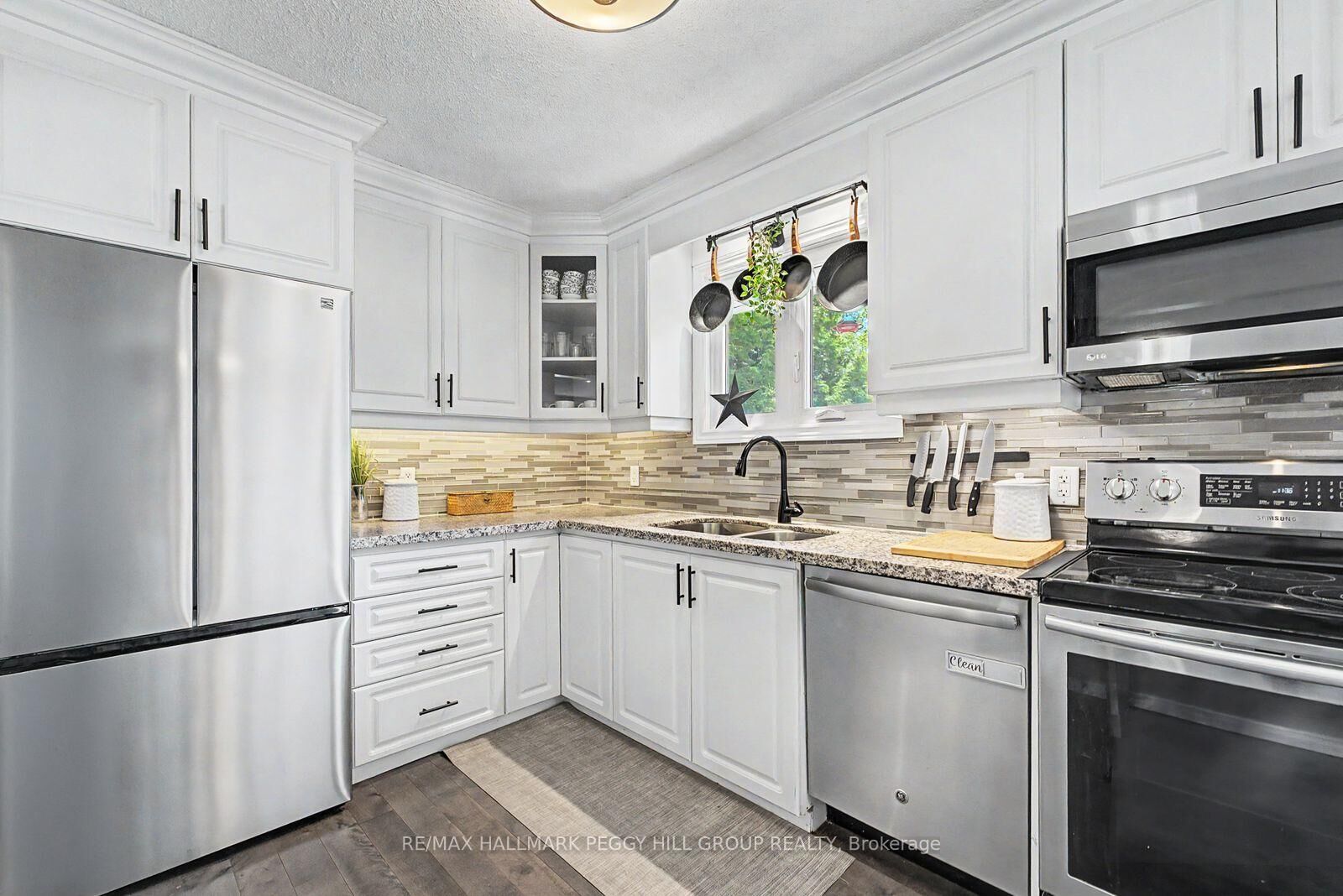 Property Photo:  11 Harriet Street  ON L0K 1E0 