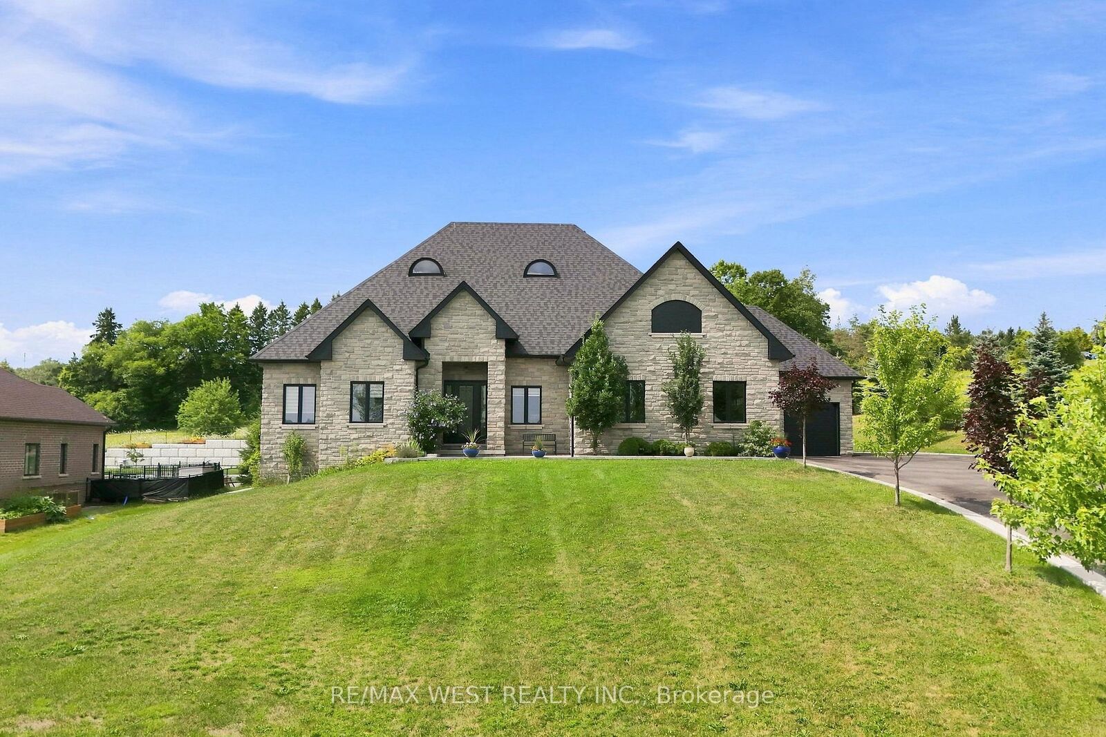 Property Photo: 9450 Wellington Road 124 N/A ON N0B 1T0