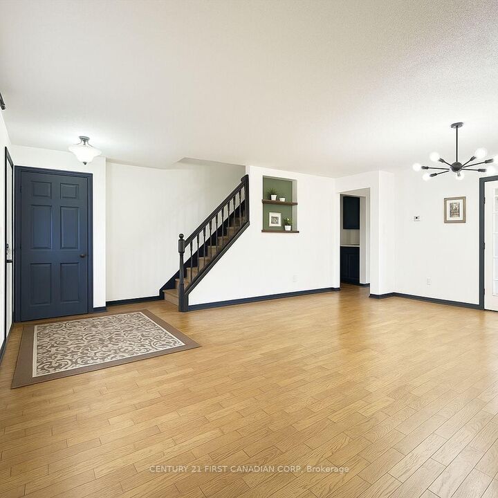 Property Photo:  124 Ardsley Crescent  ON N6G 3W7 