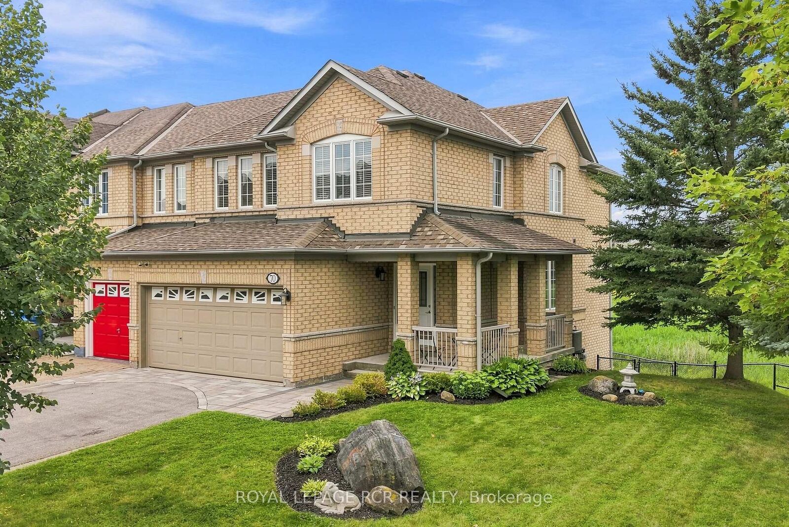 Property Photo: 70 Millcliff Circle ON L4G 7N9