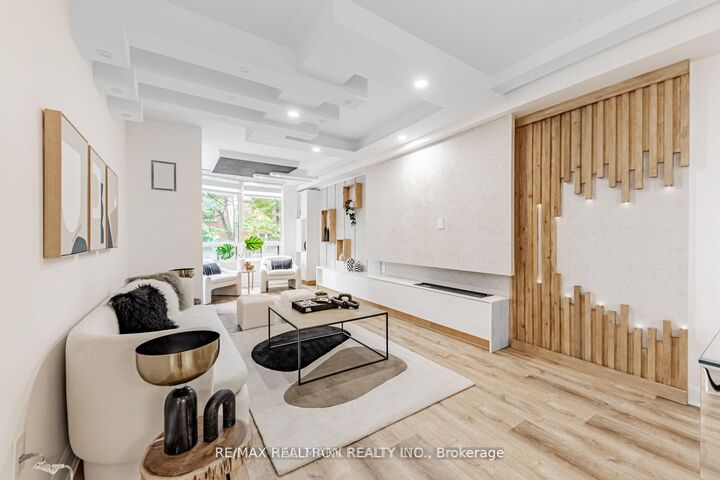 Property Photo: 333 Clark Avenue W 321 ON L4J 7K4