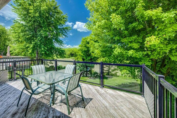 Property Photo:  670 Salzburg Drive  ON N2V 2N8 
