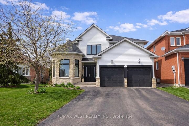 Property Photo: 90 Birkhall Place ON L4N 0K2