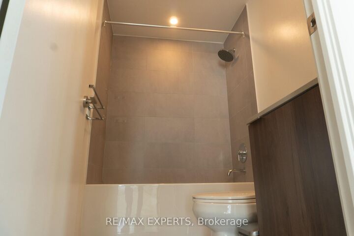 Property Photo: 7890 Jane Street 1802 ON L4K 0K9
