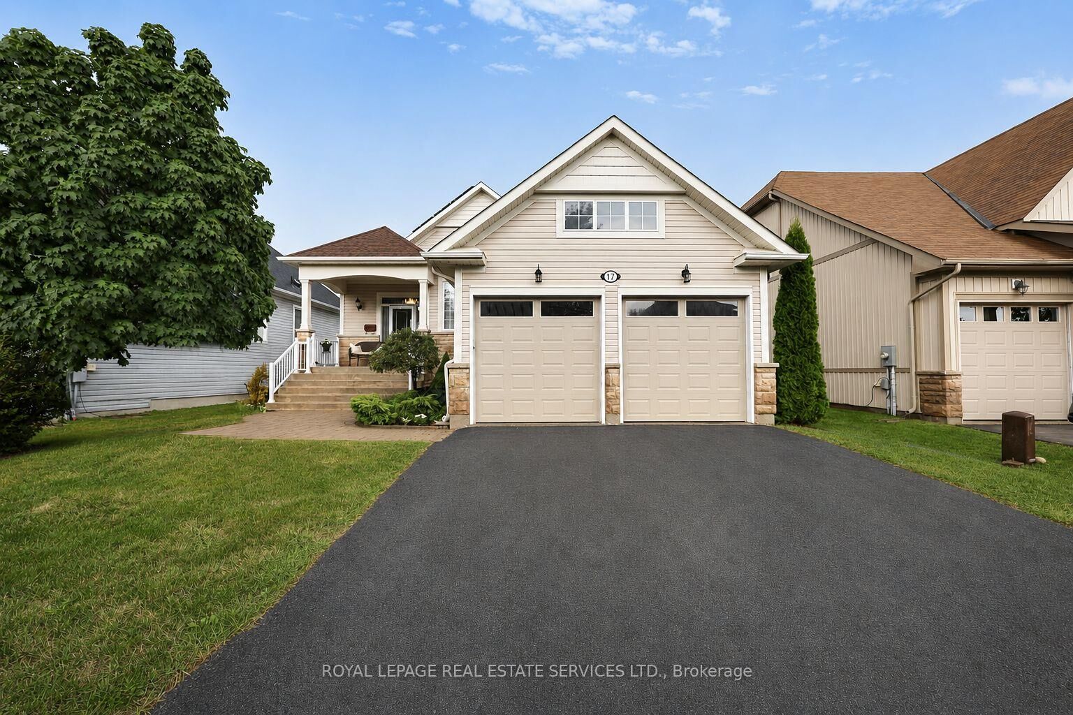 Property Photo:  17 Leeward Circle  ON L9Z 0E9 