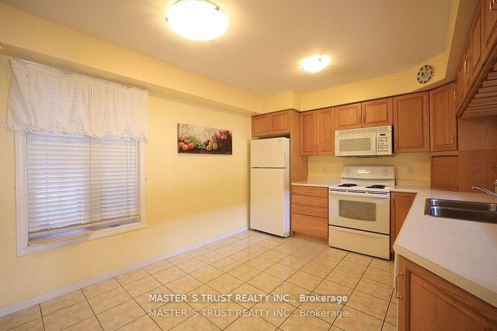 Property Photo: 784 Gordon Street 6 ON N1G 5C8