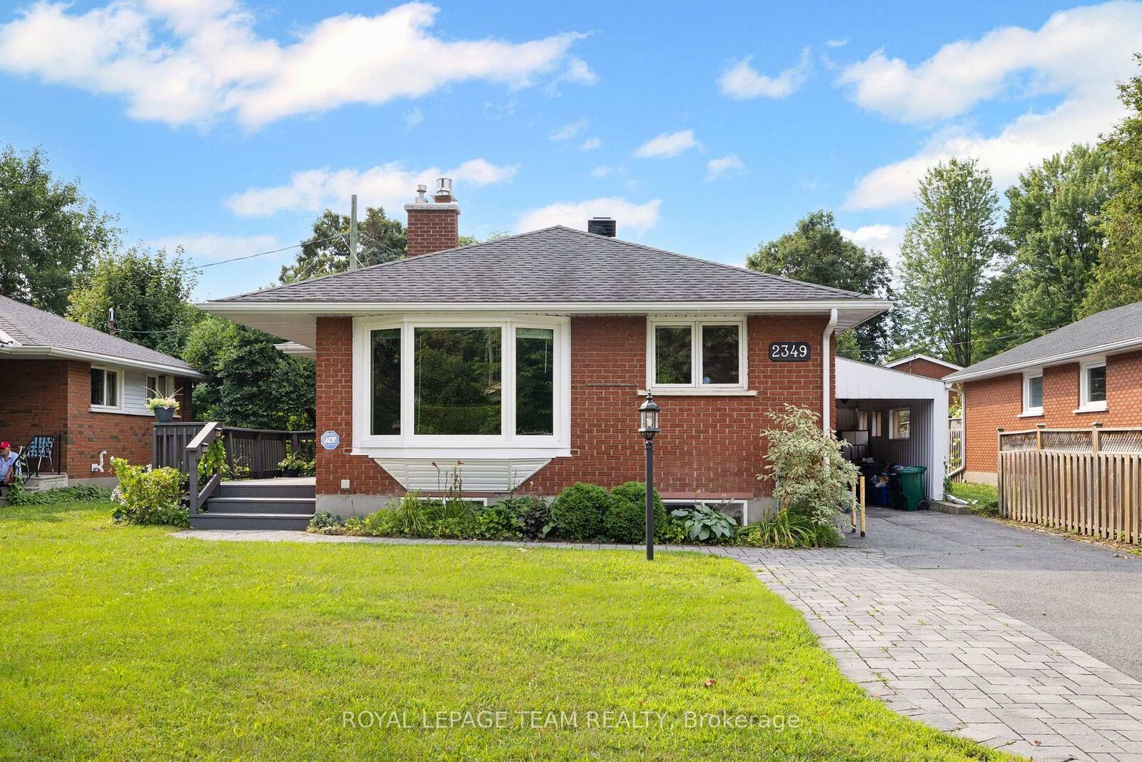 Property Photo:  2349 Edwin Crescent  ON K2C 1H8 