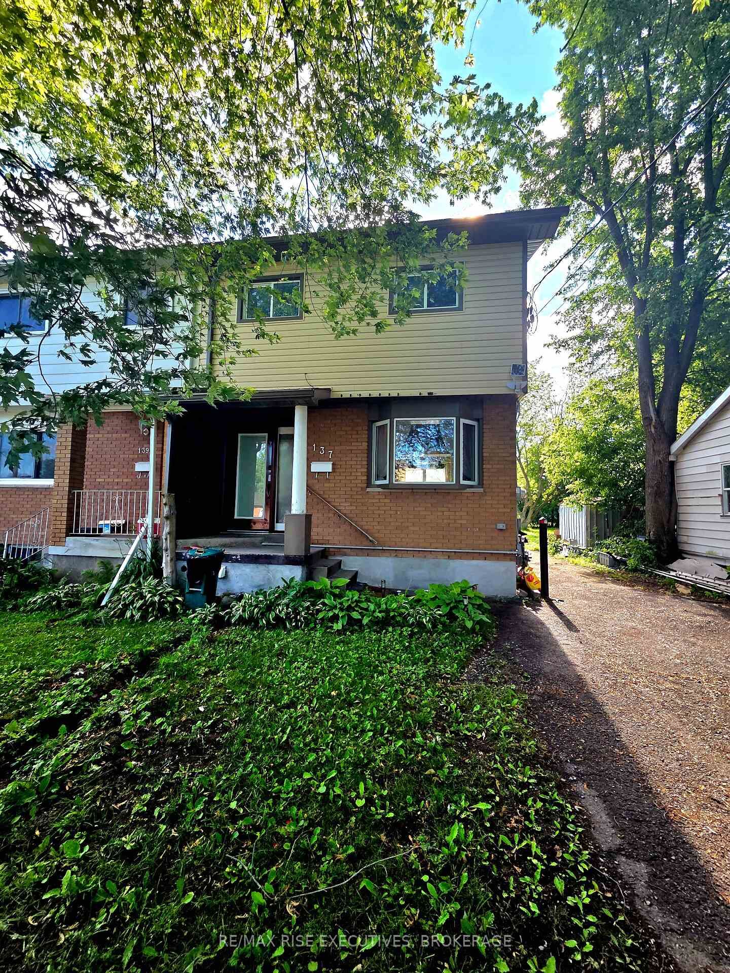 Property Photo: 137 Ford Street ON K7K 4Z7