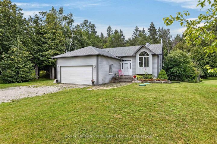 Property Photo:  124 Sumcot Drive  ON K9J 6X2 