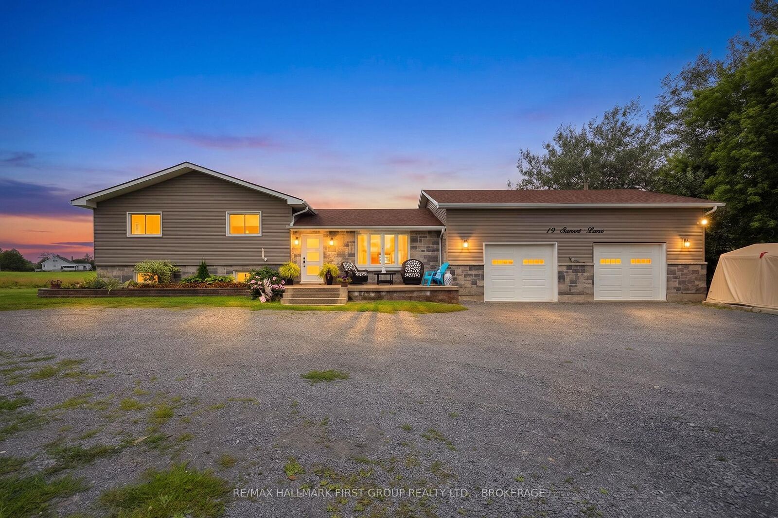 Property Photo: 19 Sunset Lane ON K7L 4V3