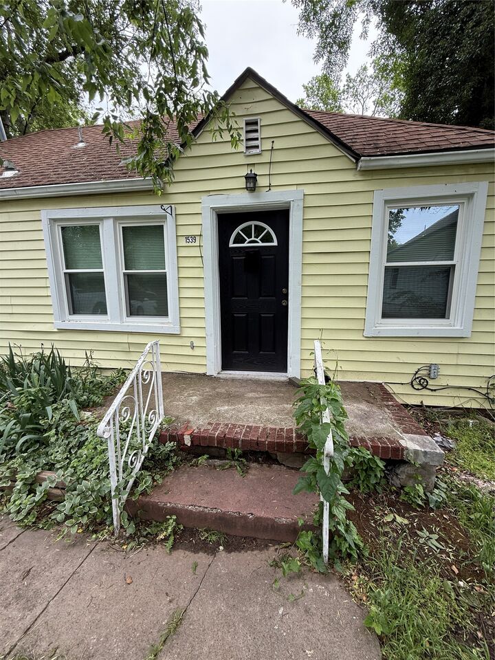 Property Photo: 1539 N Cheyenne Avenue OK 74106