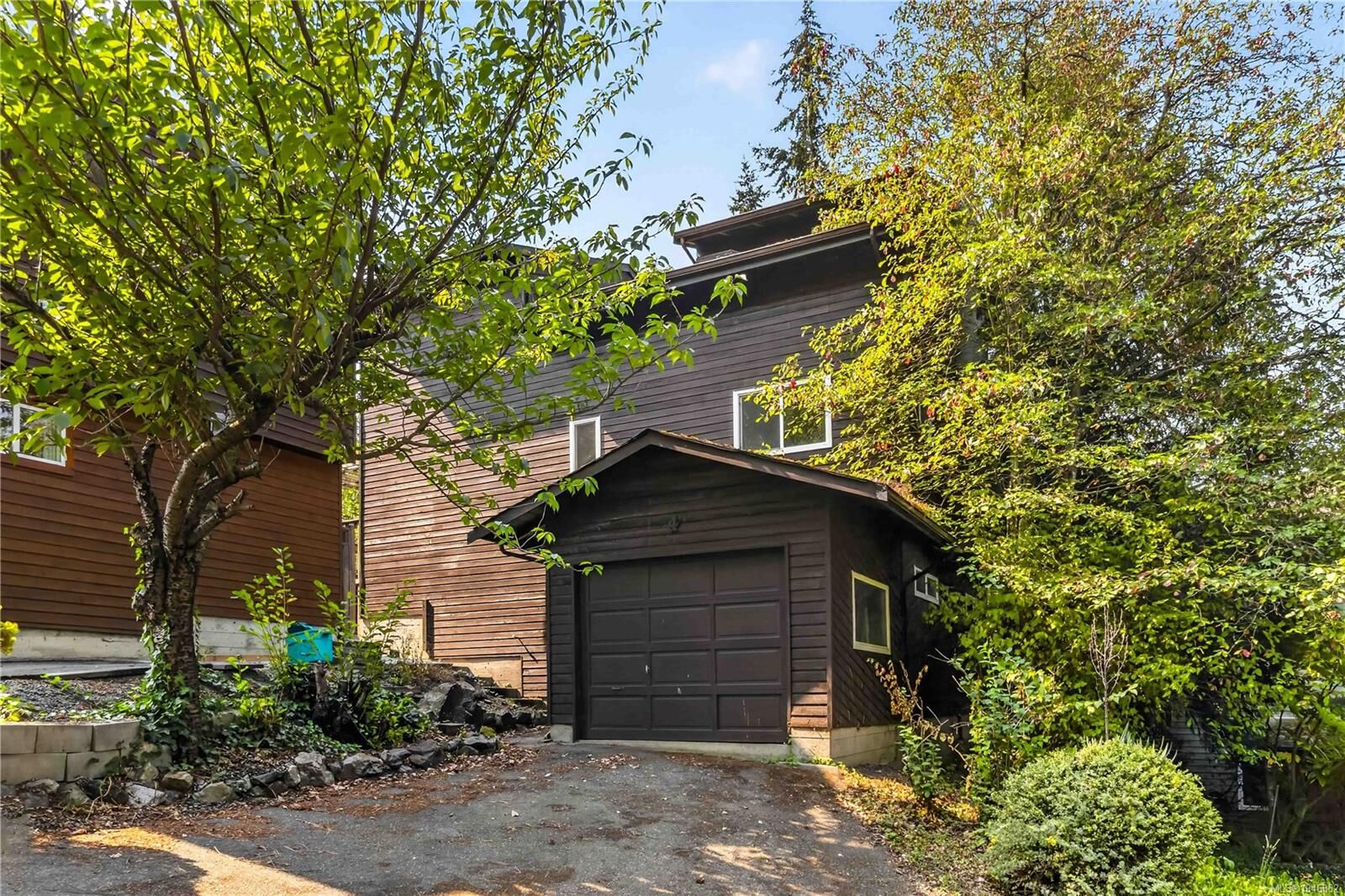 Property Photo: 4 Demos Pl BC V9A 7A7