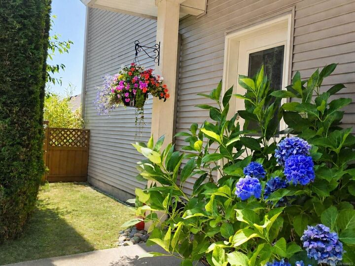 Property Photo: 2153 Ridgemont Pl #104 BC V9T 0C8