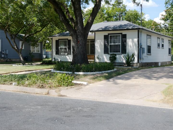 Property Photo: 1206 Madison Avenue TX 78757