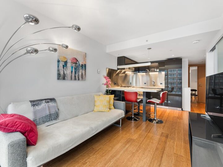 Property Photo: 777 Richards Street 2011 BC V6B 0M6