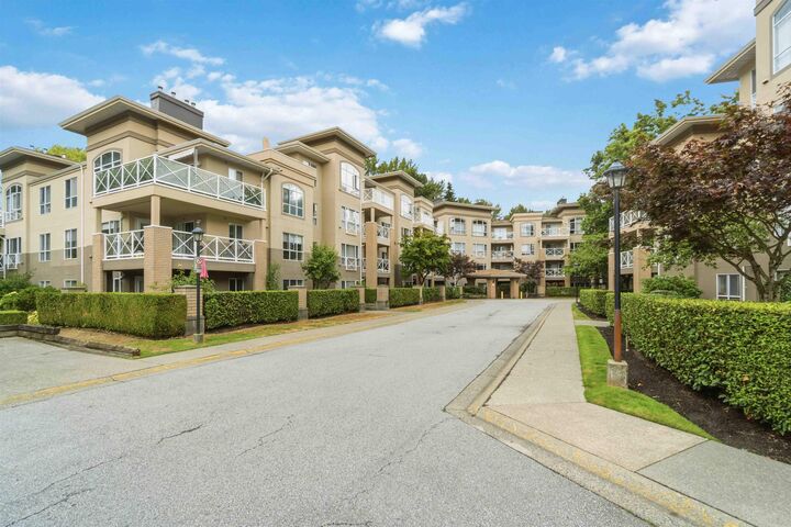 2551 Parkview Lane 422 — photo 1