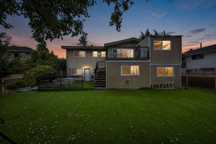 6071 Drewry Crescent — photo 1