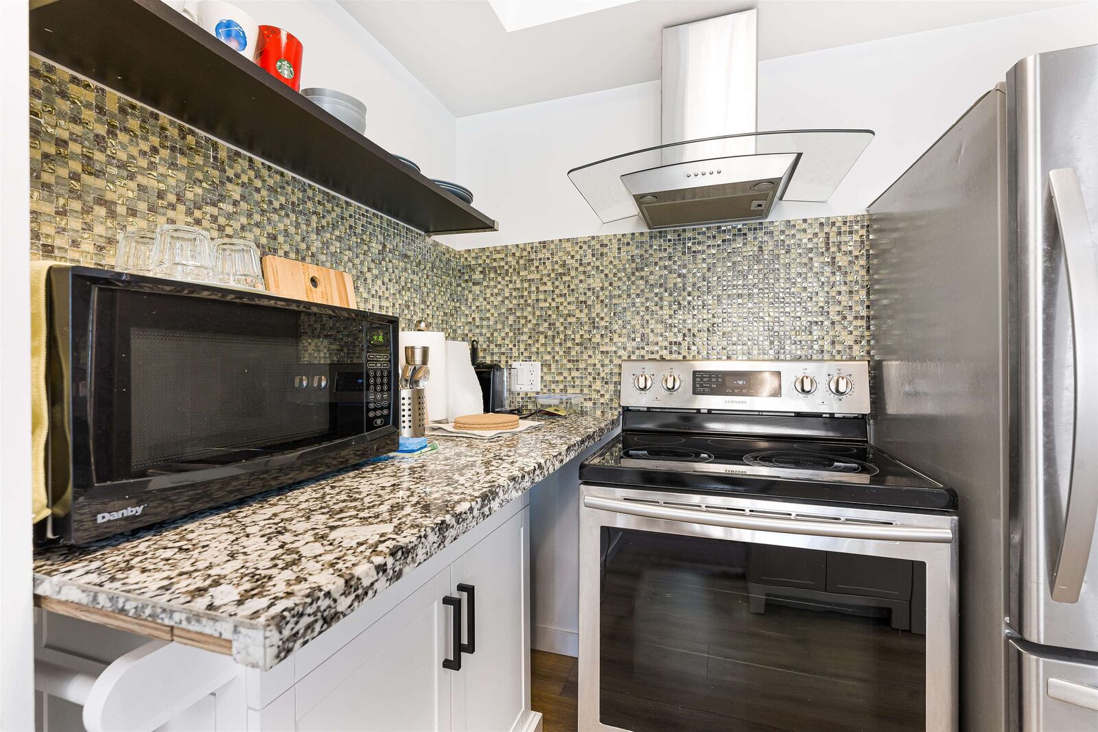Property Photo:  1050 Burrard 1406  BC V6Z 2S3 