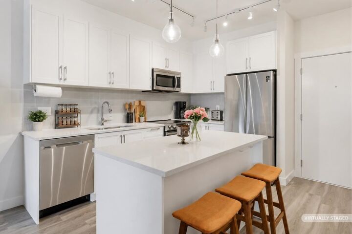 Property Photo: 20356 72B Avenue 402 BC V2Y 4J9