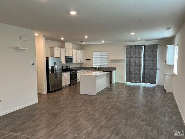 Property Photo:  12722 Montbrook Way  CA 95742 