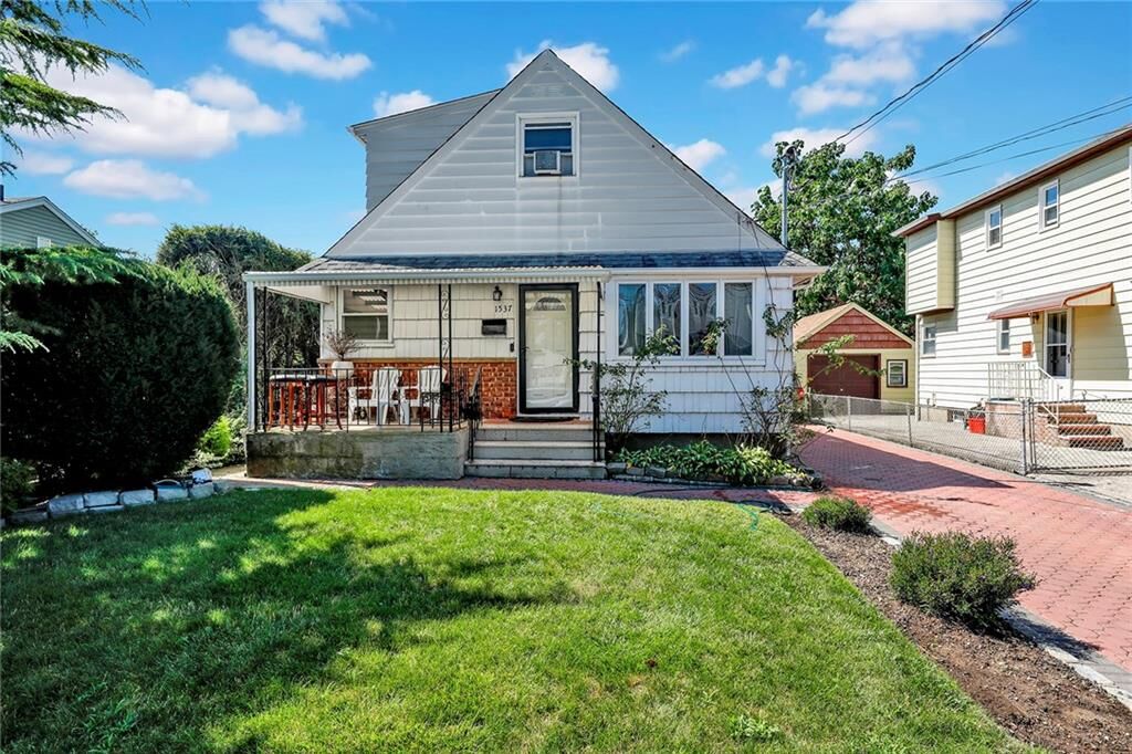 Property Photo: 1537 Madison Street NY 11003