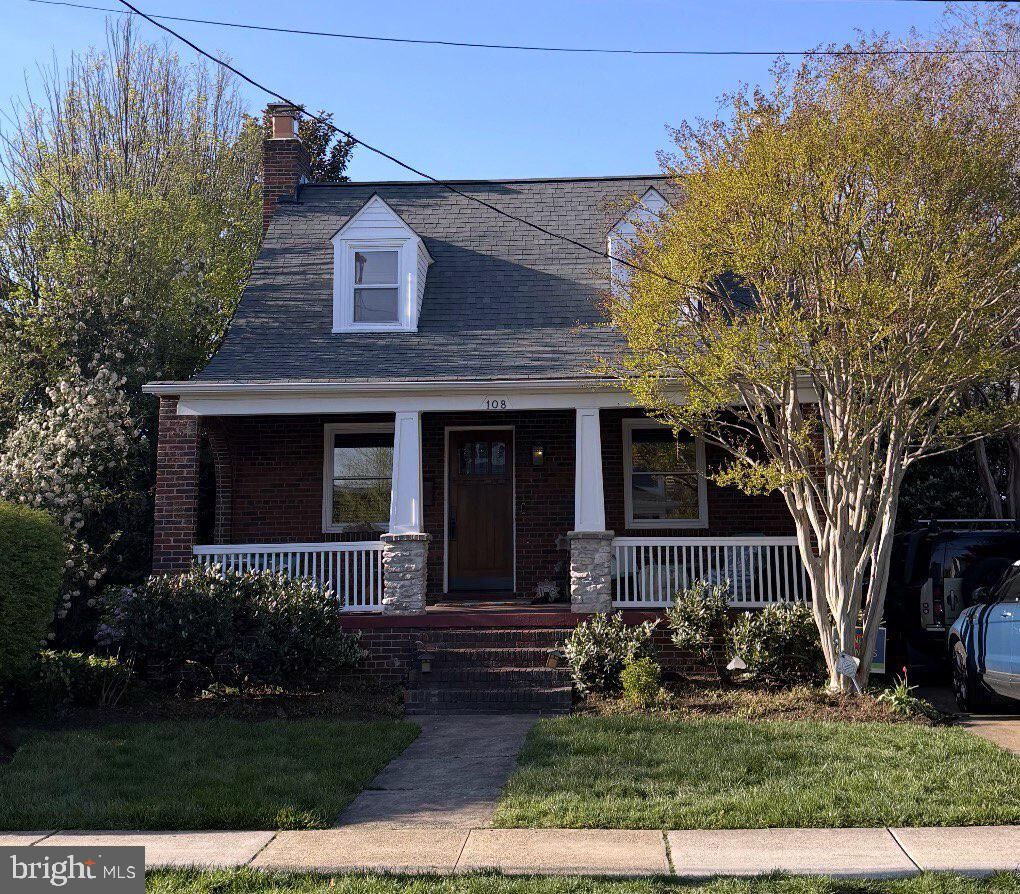 Property Photo: 108 Stewart Avenue VA 22301