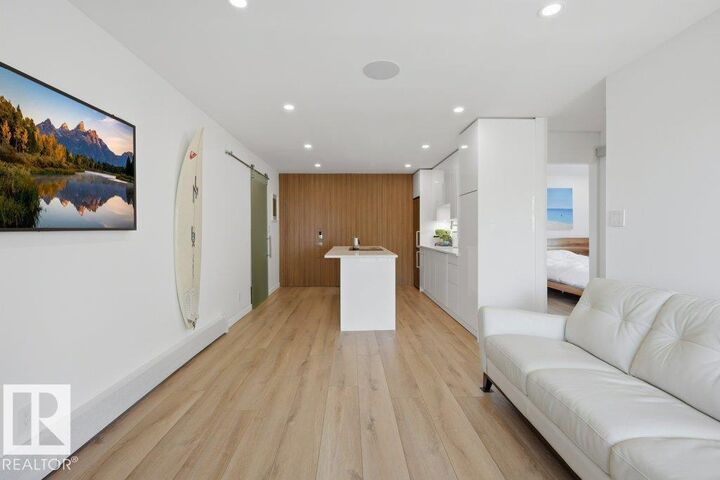Property Photo:  #6 4415 Lakeshore Dr  AB T4S 1C7 