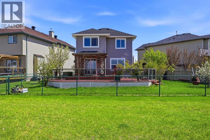 Property Photo:  86 Saddlecrest Close Northeast  AB T3J 5B6 