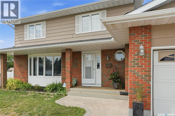 Property Photo:  242 Auld Crescent  SK S7H 4W9 